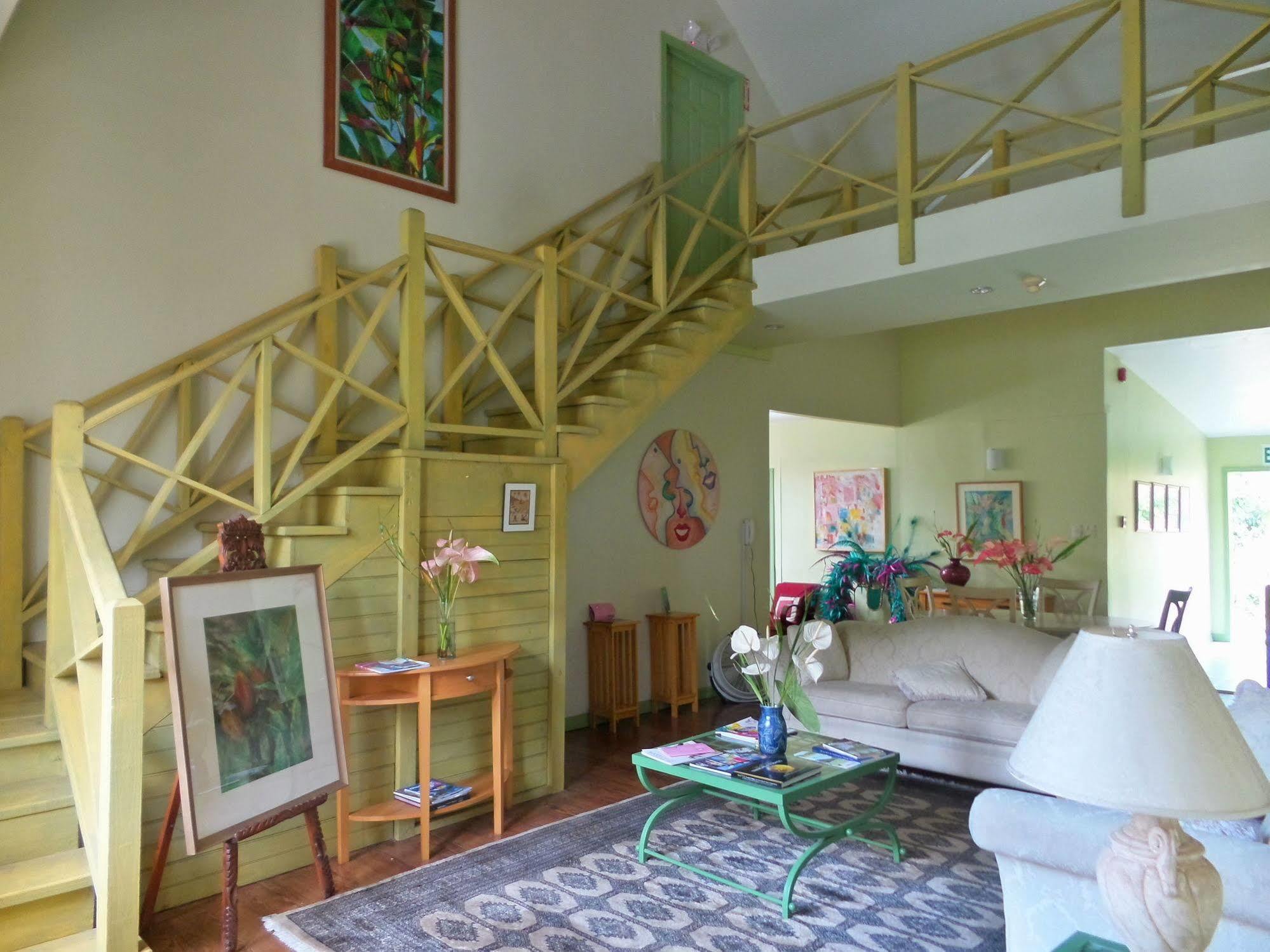 Heritage Inn Trinidad Belmont Екстериор снимка